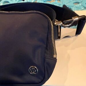 NWOT Lululemon Navy Belt Bag